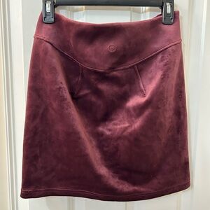 NWT Lululemon $88 Retail Scuba HR Mini Skirt Velvet size XL color Garnet.